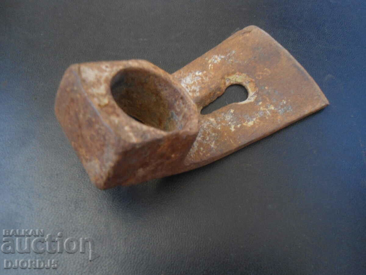 Auction  Old Tesla, marking