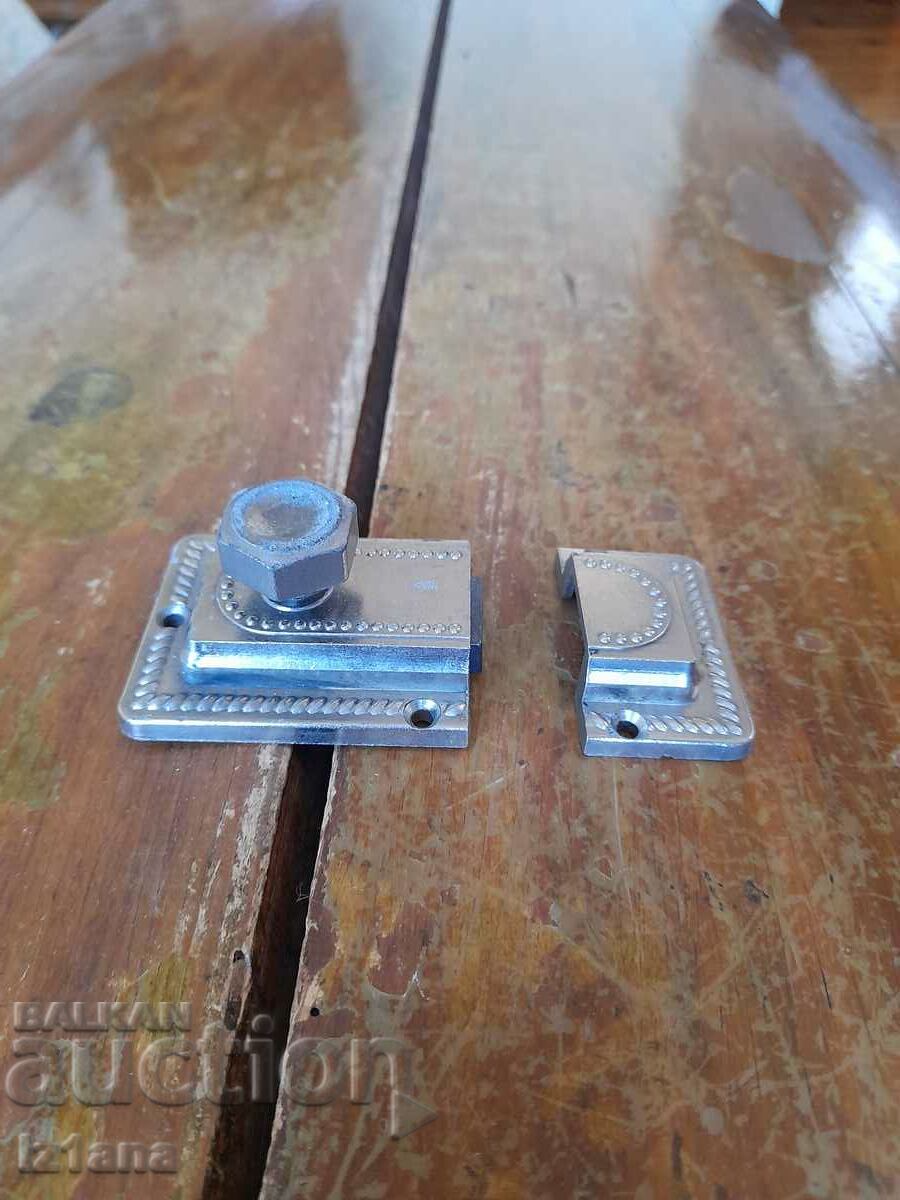 Licitație Încuietoare suplimentară veche, zăvor Licitație Încuietoare suplimentară veche, zăvor