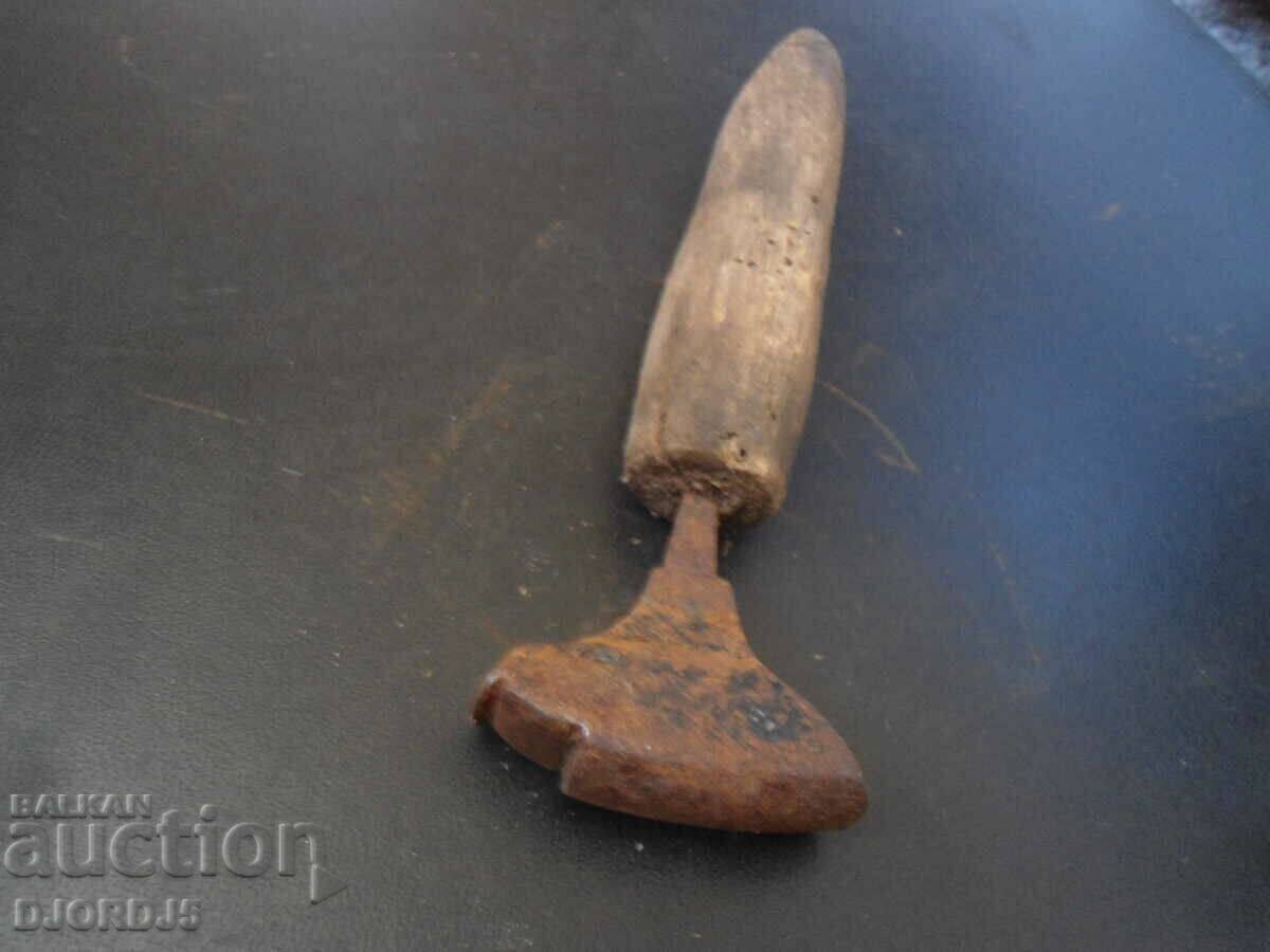 An old craft tool with price 5.00 BGN | € 2.56 An old craft tool with price 5.00 BGN | € 2.56