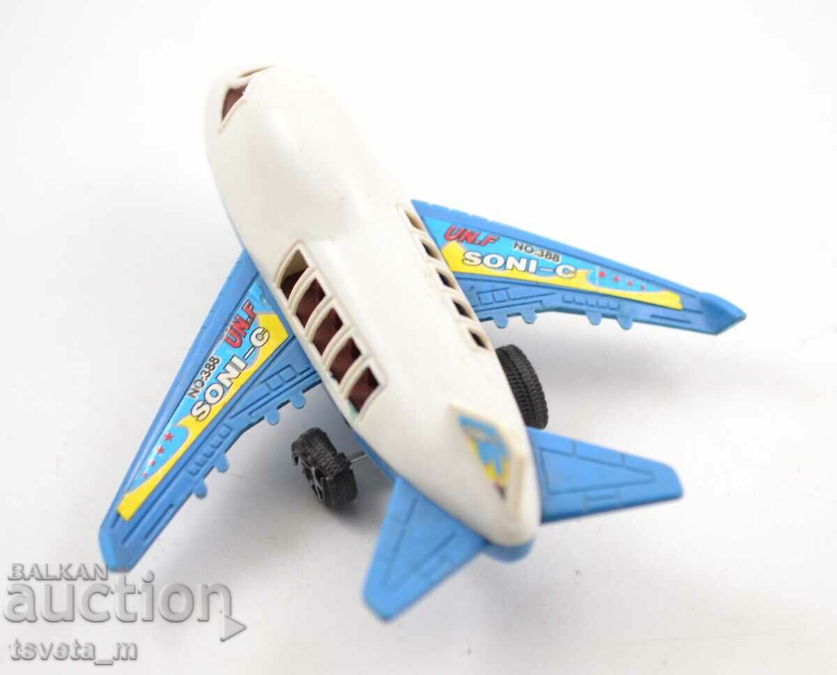 Plastic airplane children's toys social with price 5.00 BGN | € 2.56 Plastic airplane children's toys social with price 5.00 BGN | € 2.56