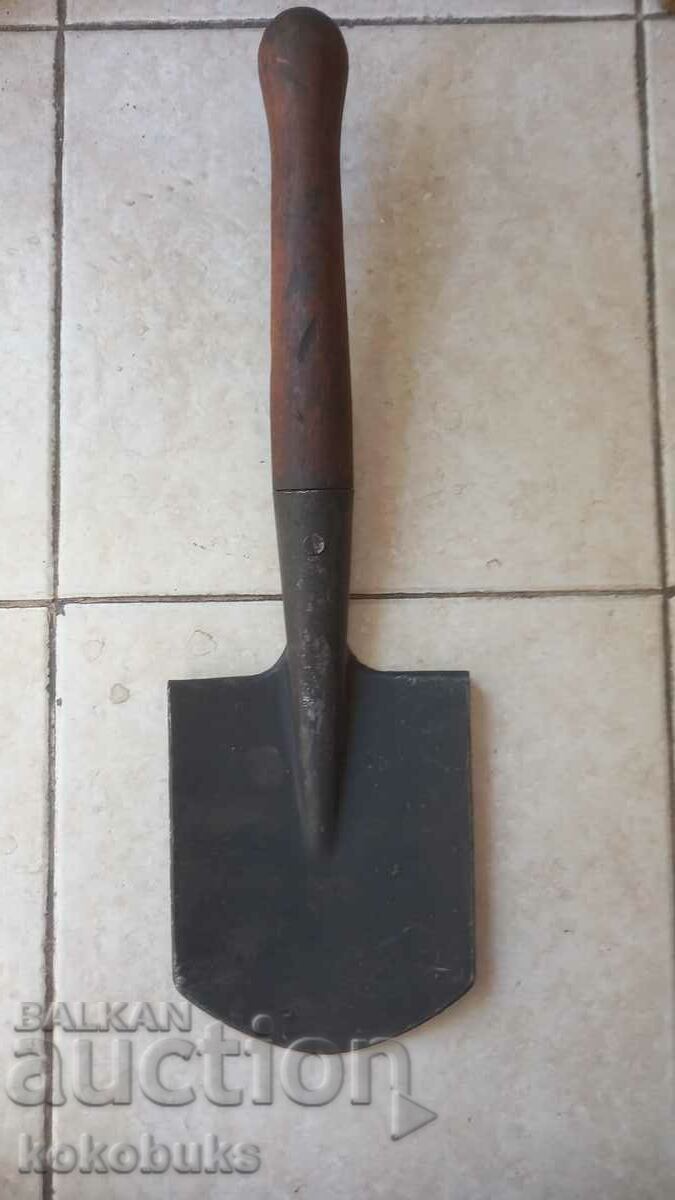 Military spade