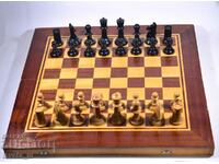 Chess and dice board, Wood - 48 x 48 cm