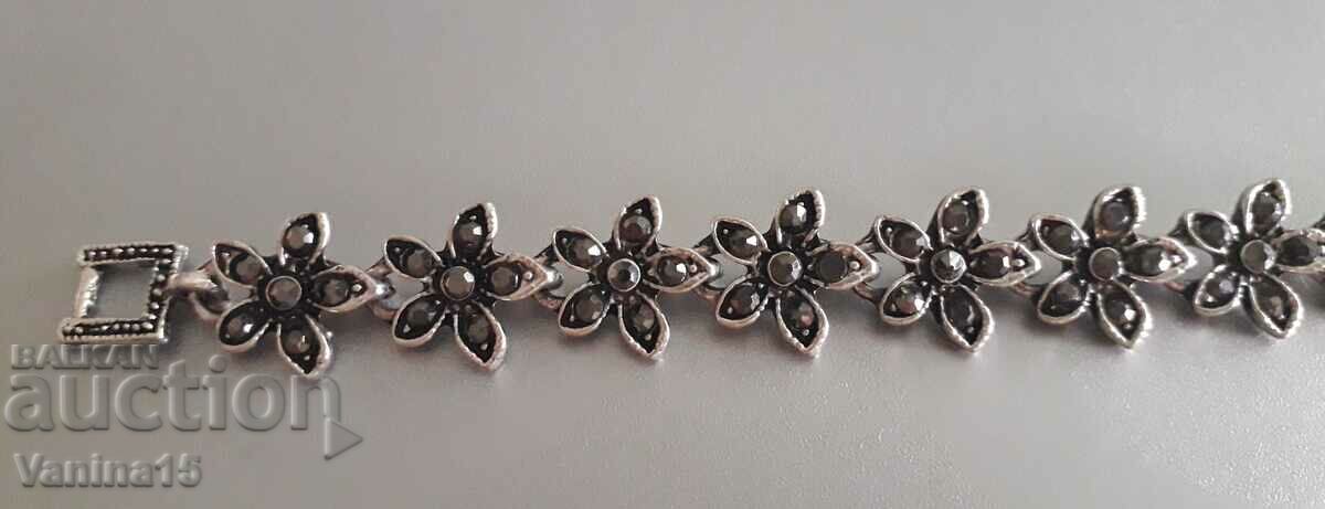 Παράδοση Ασημένιο γυναικείο βραχιόλι με μαρκασίτη Παράδοση Ασημένιο γυναικείο βραχιόλι με μαρκασίτη