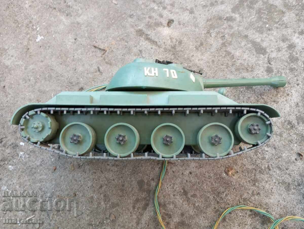 Παράδοση Δεξαμενή παιδικών παιχνιδιών Παράδοση Δεξαμενή παιδικών παιχνιδιών