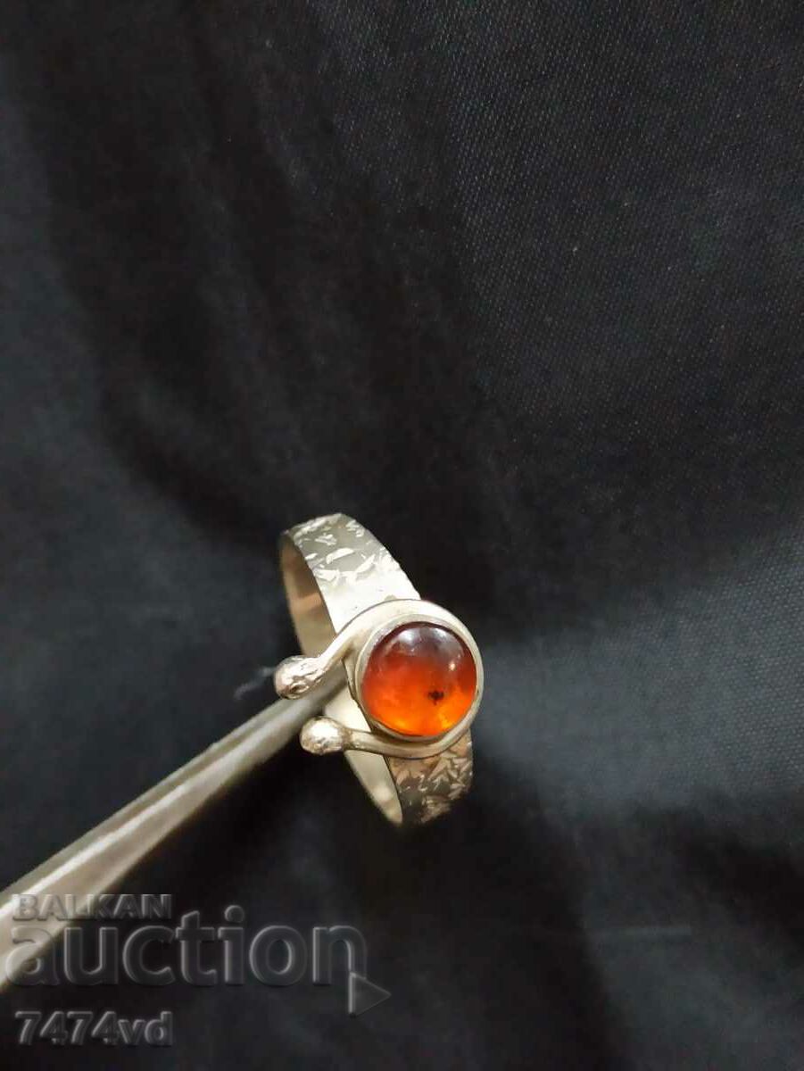 OLD SILVER RING WITH AMBER SAMPLE 916