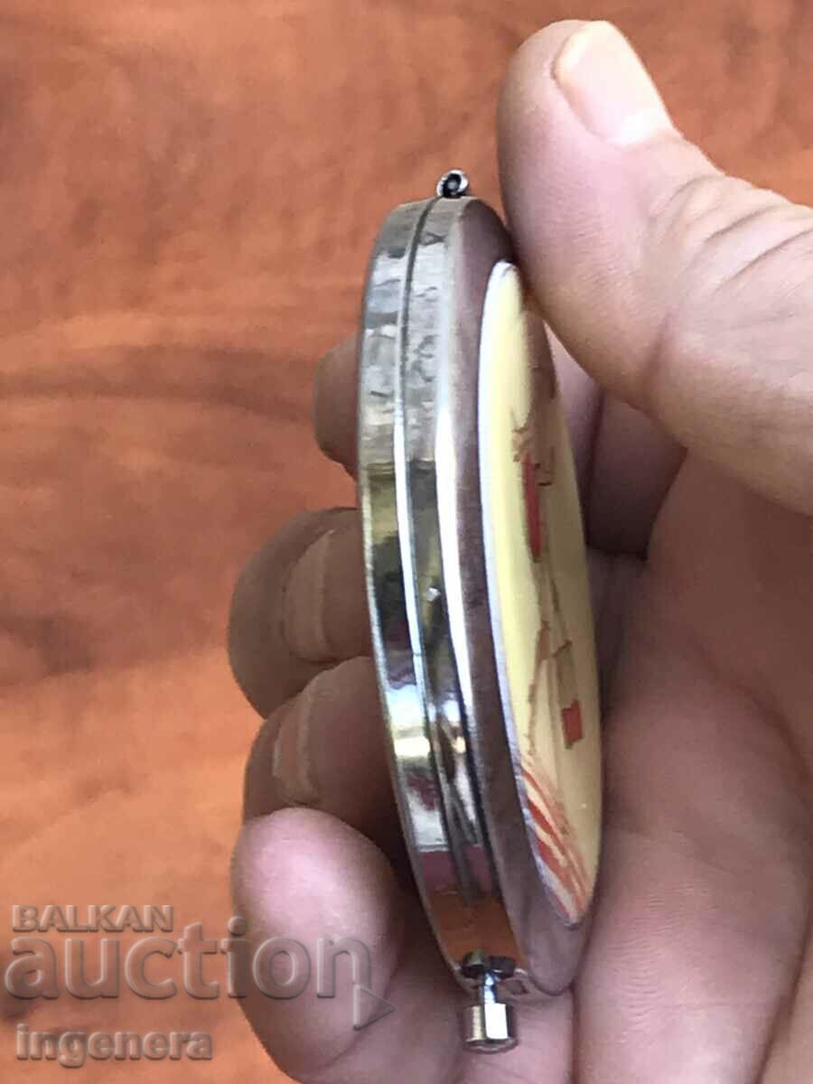 Delivery of MIRROR MIRROR LADIES BEAUTY Delivery of MIRROR MIRROR LADIES BEAUTY