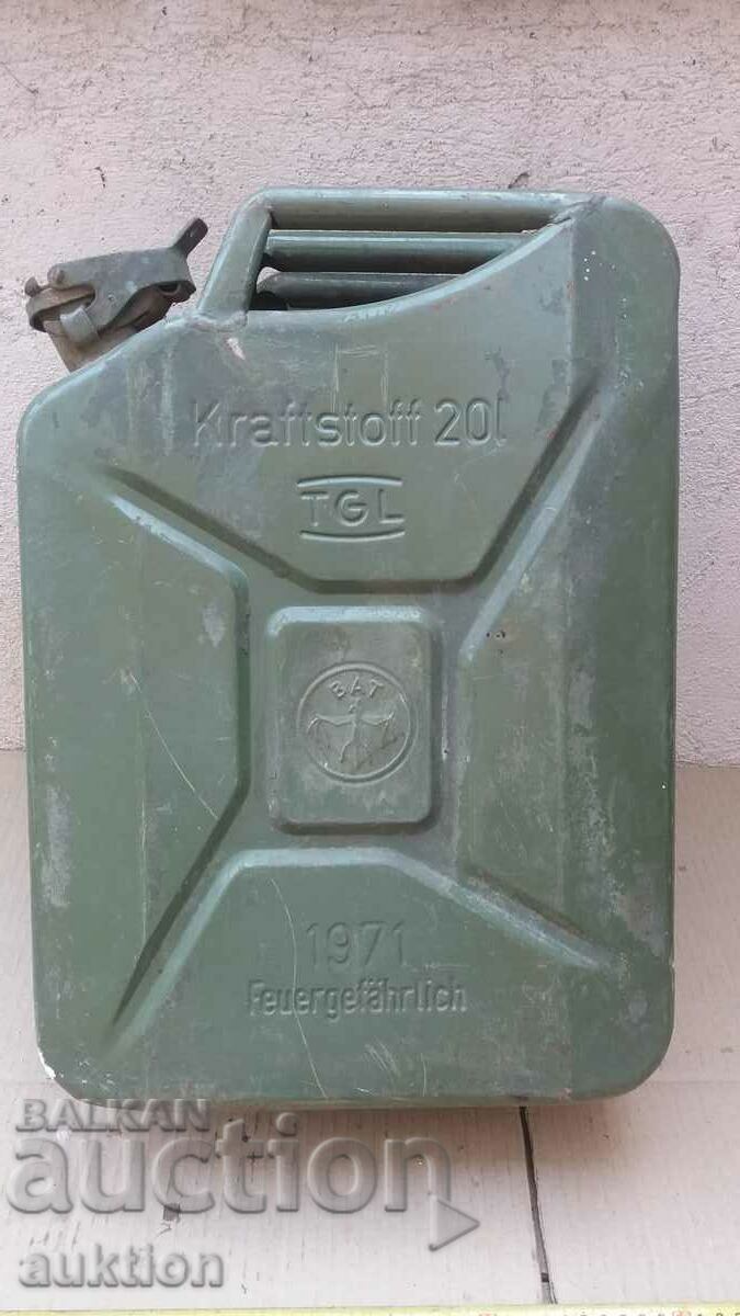 recipient de combustibil BAT Bundeswehr 1971 cu preț 21.99 BGN | € 11.24