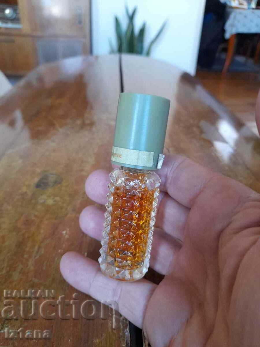 Доставка на Стар одеколон Жизел Доставка на Стар одеколон Жизел