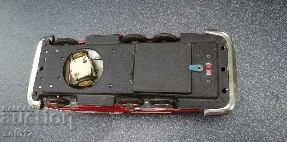 Аукцион Детска, китайска количка от 70-те години. Аукцион Детска, китайска количка от 70-те години.