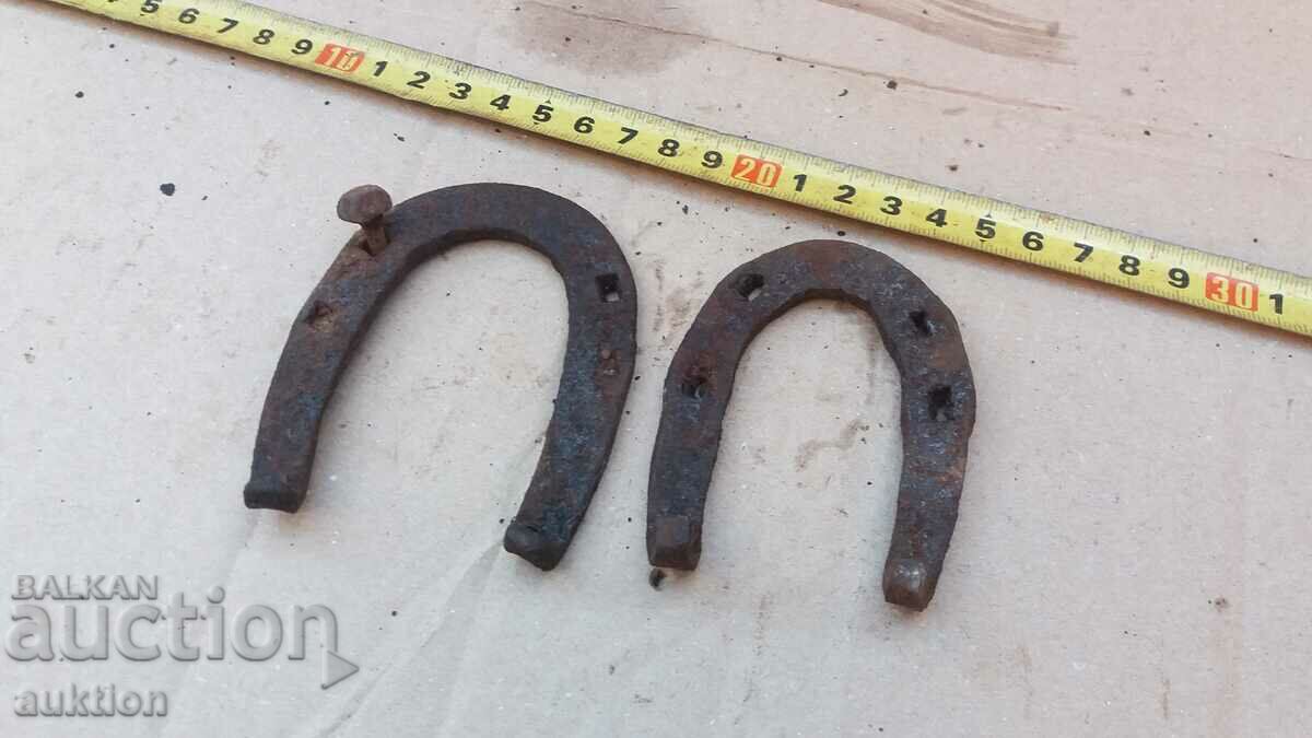 Delivery of lot of two horseshoes Delivery of lot of two horseshoes