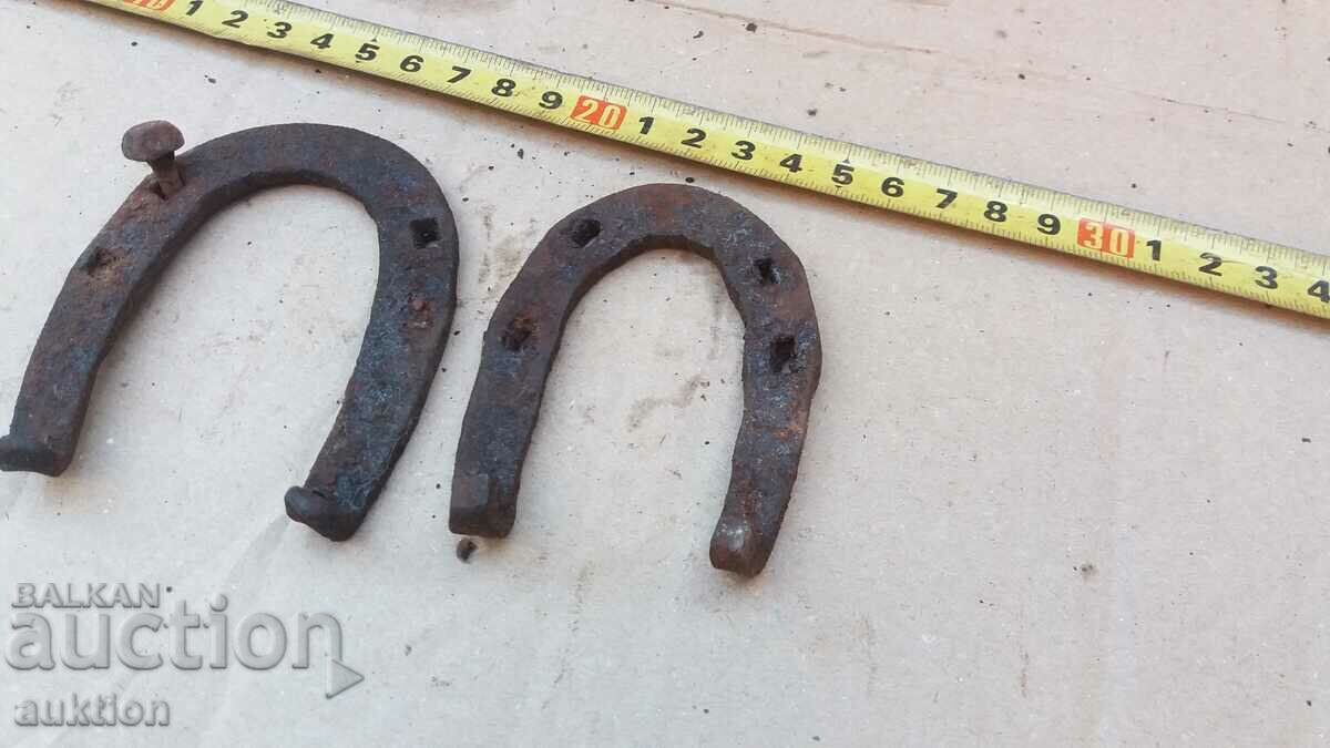 lot of two horseshoes - 6 lot of two horseshoes - 6