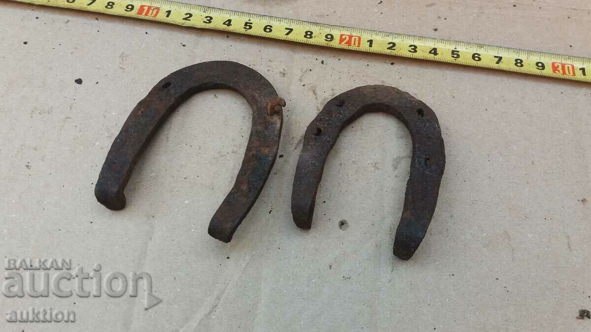 lot of two horseshoes - 7 lot of two horseshoes - 7