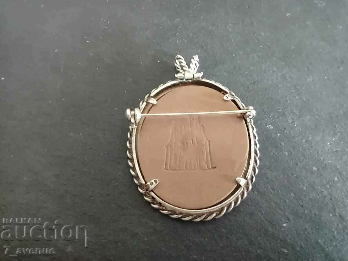 Delivery of Brooch/medallion, old, original, large, 25,03.24 Delivery of Brooch/medallion, old, original, large, 25,03.24