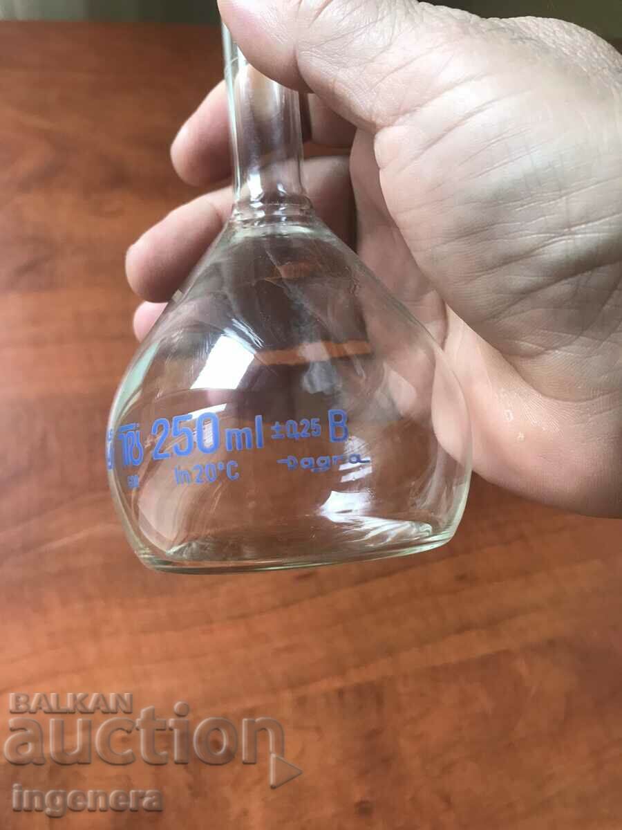 Delivery of PROFESSIONAL THERMO FLASK 250 ML GLASS LABORATORY-GDR Delivery of PROFESSIONAL THERMO FLASK 250 ML GLASS LABORATORY-GDR