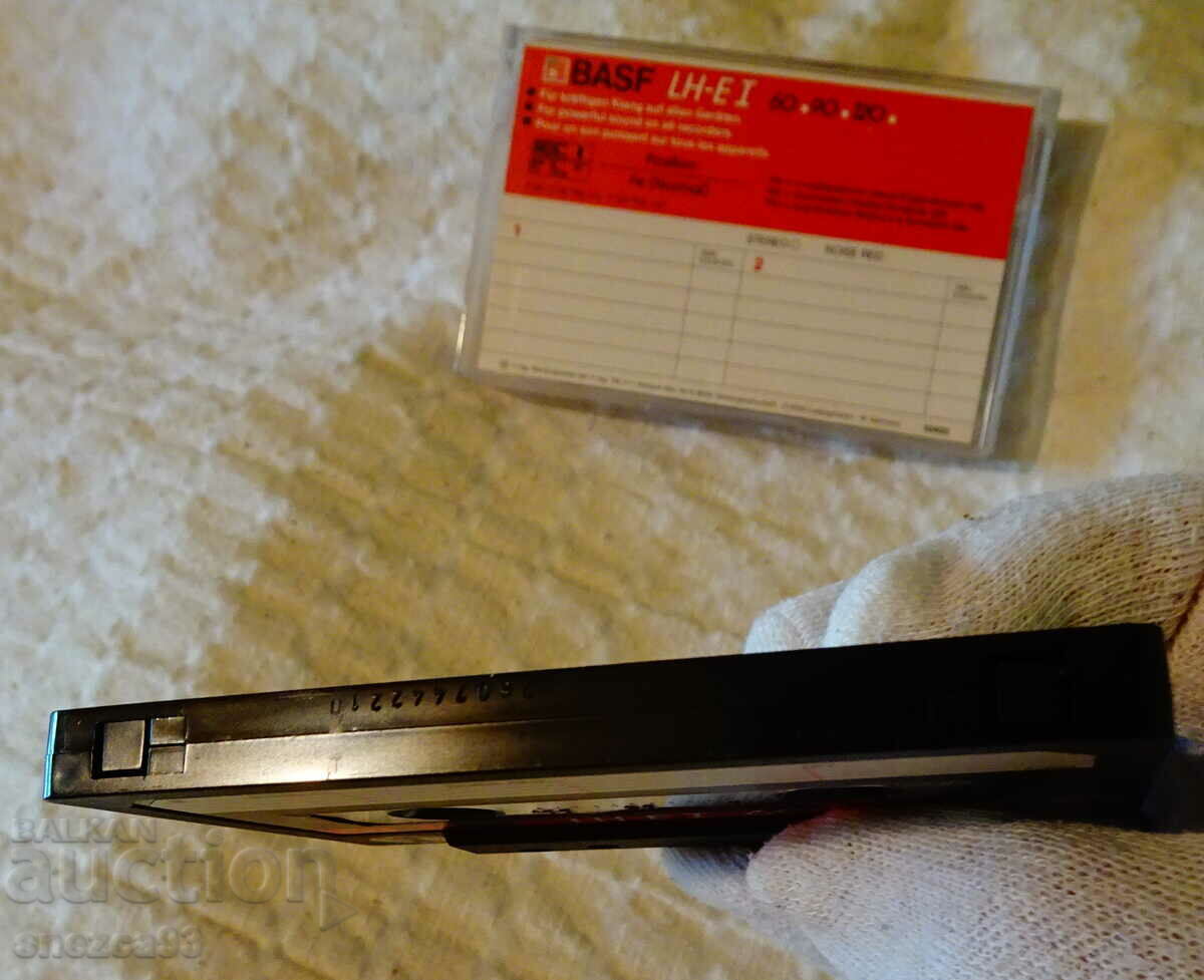 BASF LH-EI 60 audio cassette with Manowar. - 5