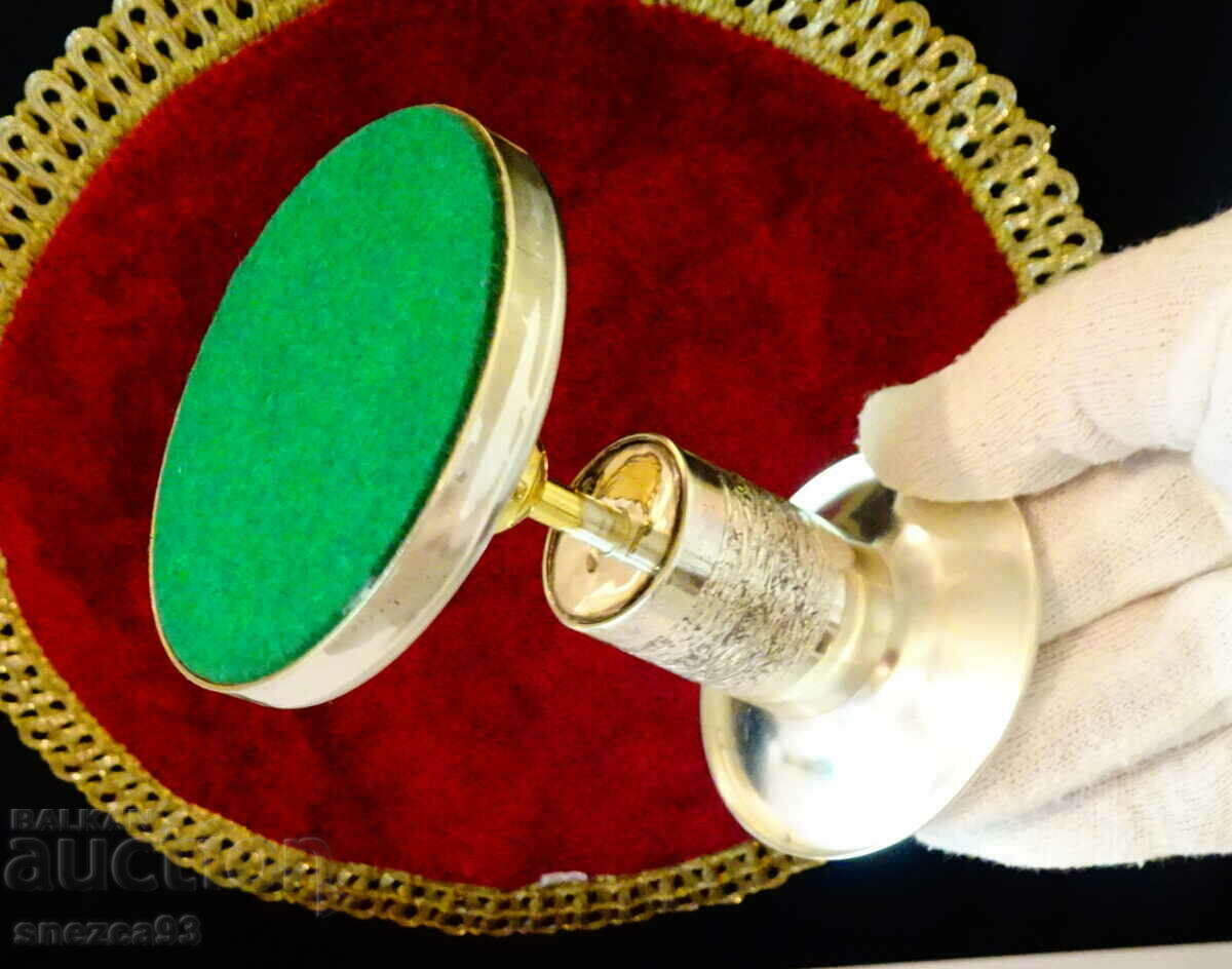 Παράδοση Γερμανικό επάργυρο κηροπήγιο, επίχρυσο, 10 cm.