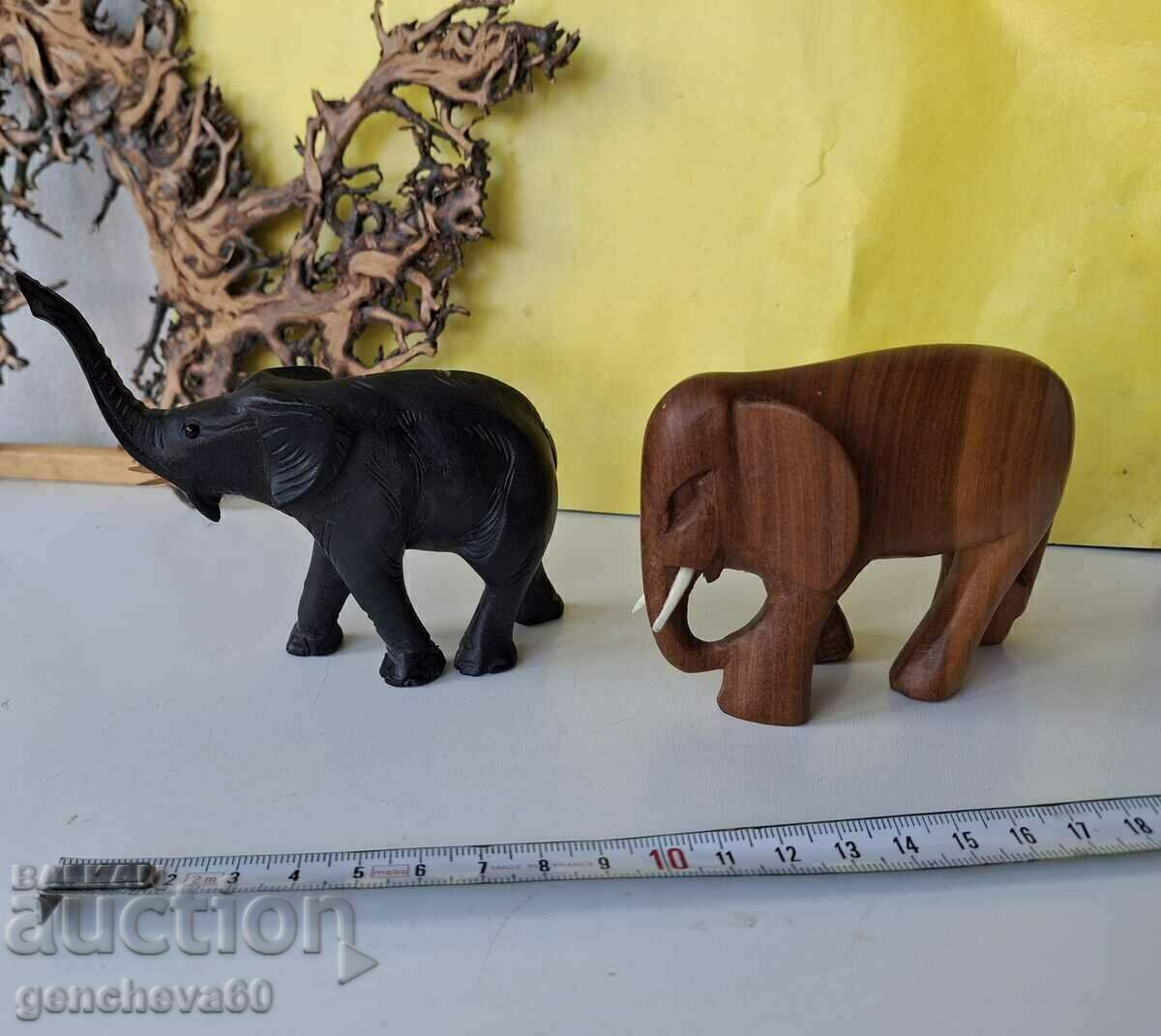 Wooden elephant figures - ebony - 7 Wooden elephant figures - ebony - 7