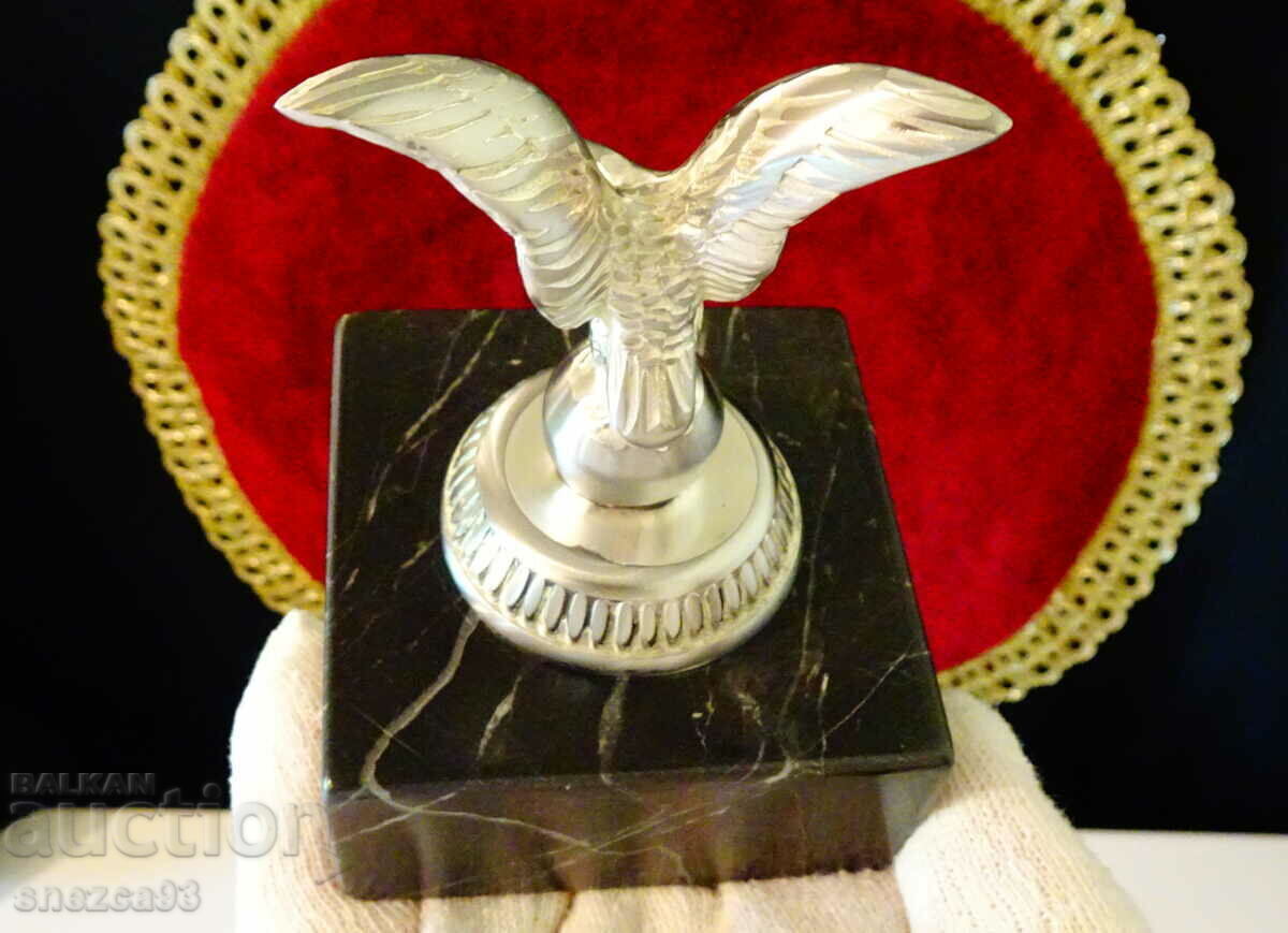 Statuette Eagle made of pewter with marble, label. - 5