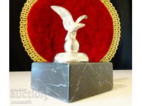 Statuette Eagle made of pewter with marble, label.