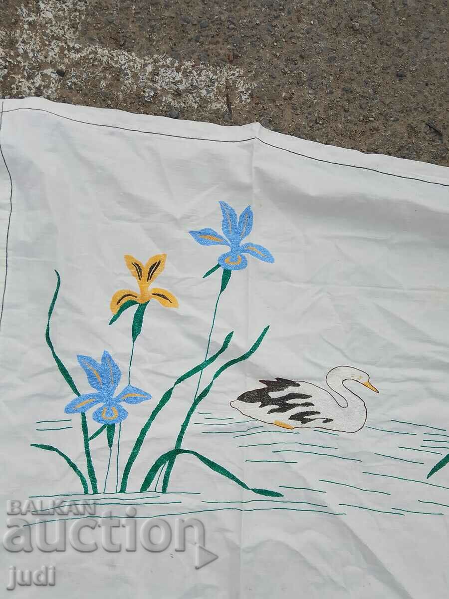 Delivery of Large tablecloth embroidery Delivery of Large tablecloth embroidery