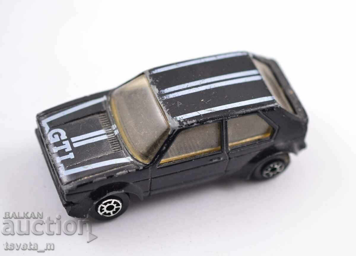 Troler metalic Maisto VW GOLF GTI cu preț 5.00 BGN | € 2.56