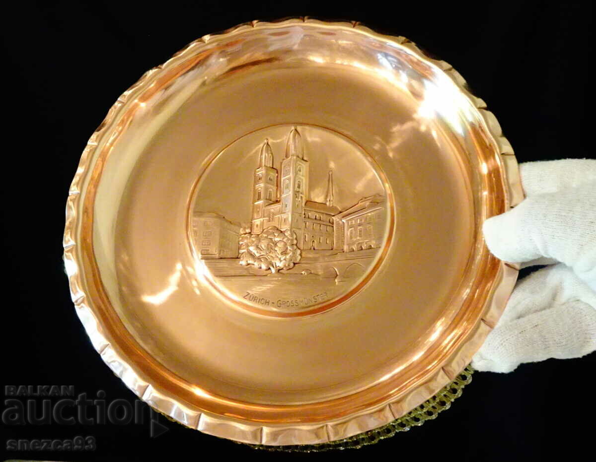 Auction Copper panel, tray Zürich-Grossmünster, 450 g, marked. Auction Copper panel, tray Zürich-Grossmünster, 450 g, marked.