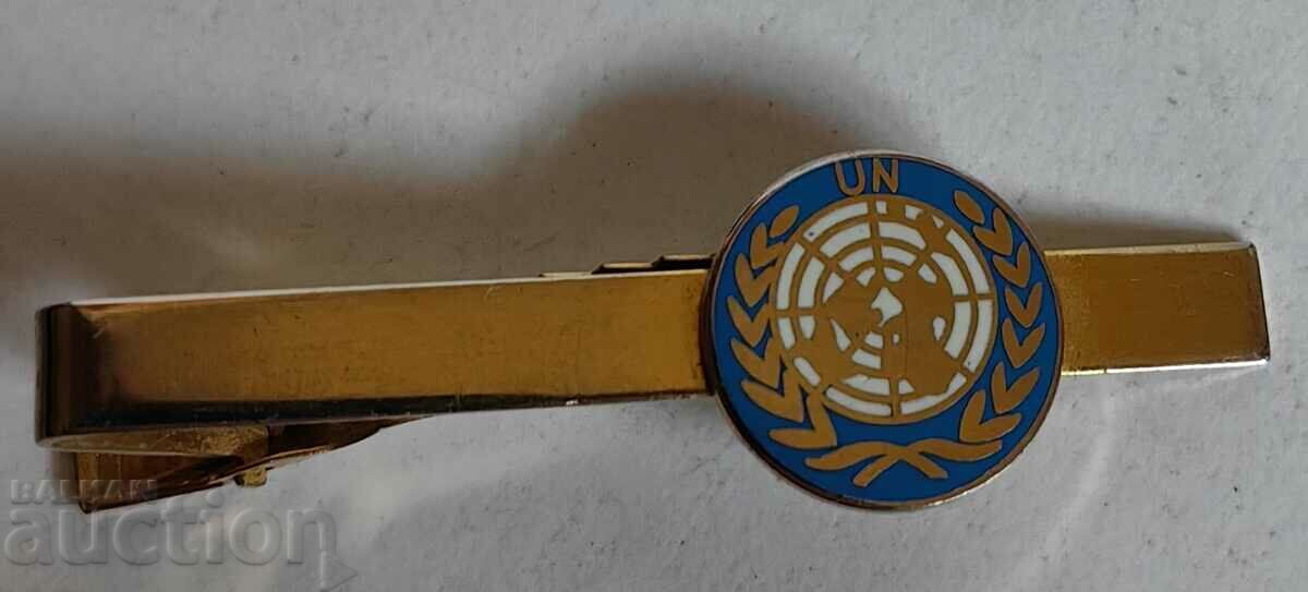 UN UN TIE CLIP