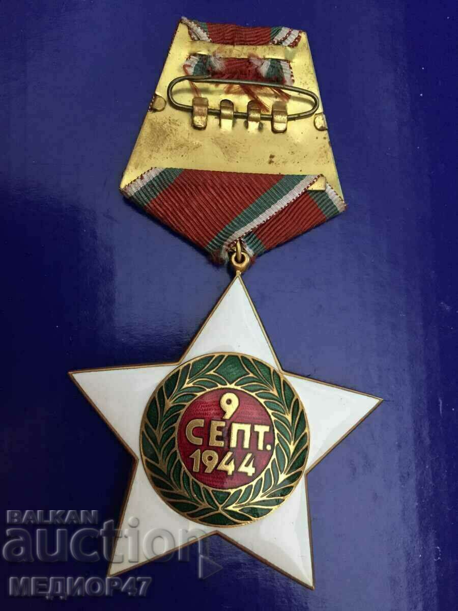 Auction  Badge - Read the description.