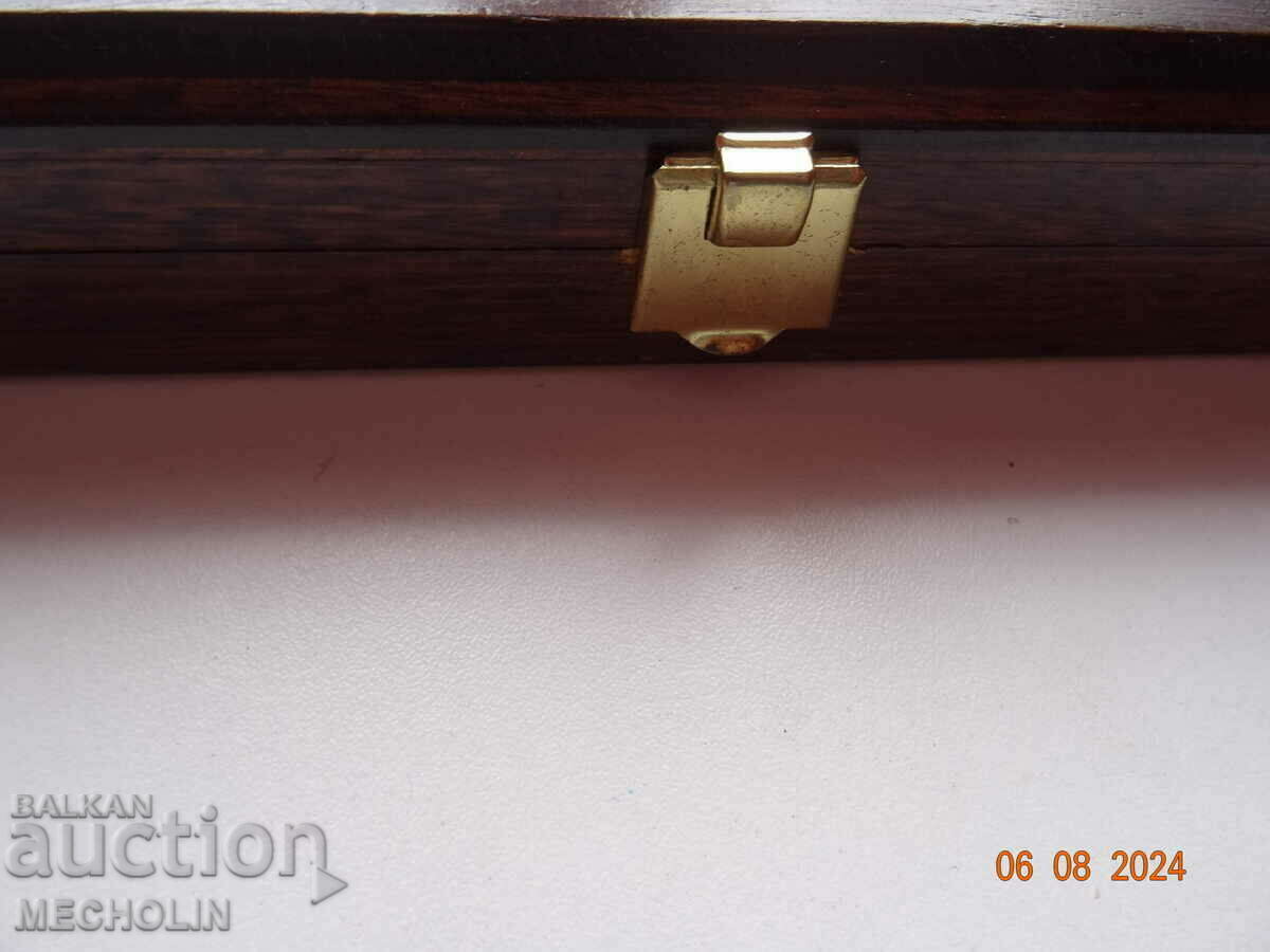 Auction OLD BOX FOR 12 COINS claudio pagano Auction OLD BOX FOR 12 COINS claudio pagano