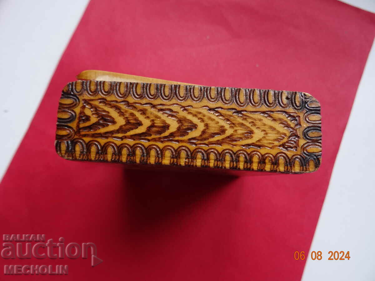 AN OLD BOX OF CRUSHED TOBACCO - 6 AN OLD BOX OF CRUSHED TOBACCO - 6