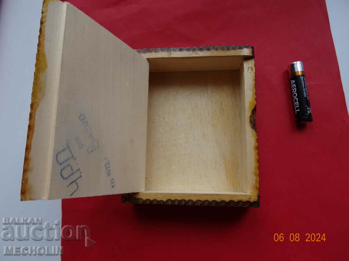 AN OLD BOX OF CRUSHED TOBACCO - 7 AN OLD BOX OF CRUSHED TOBACCO - 7