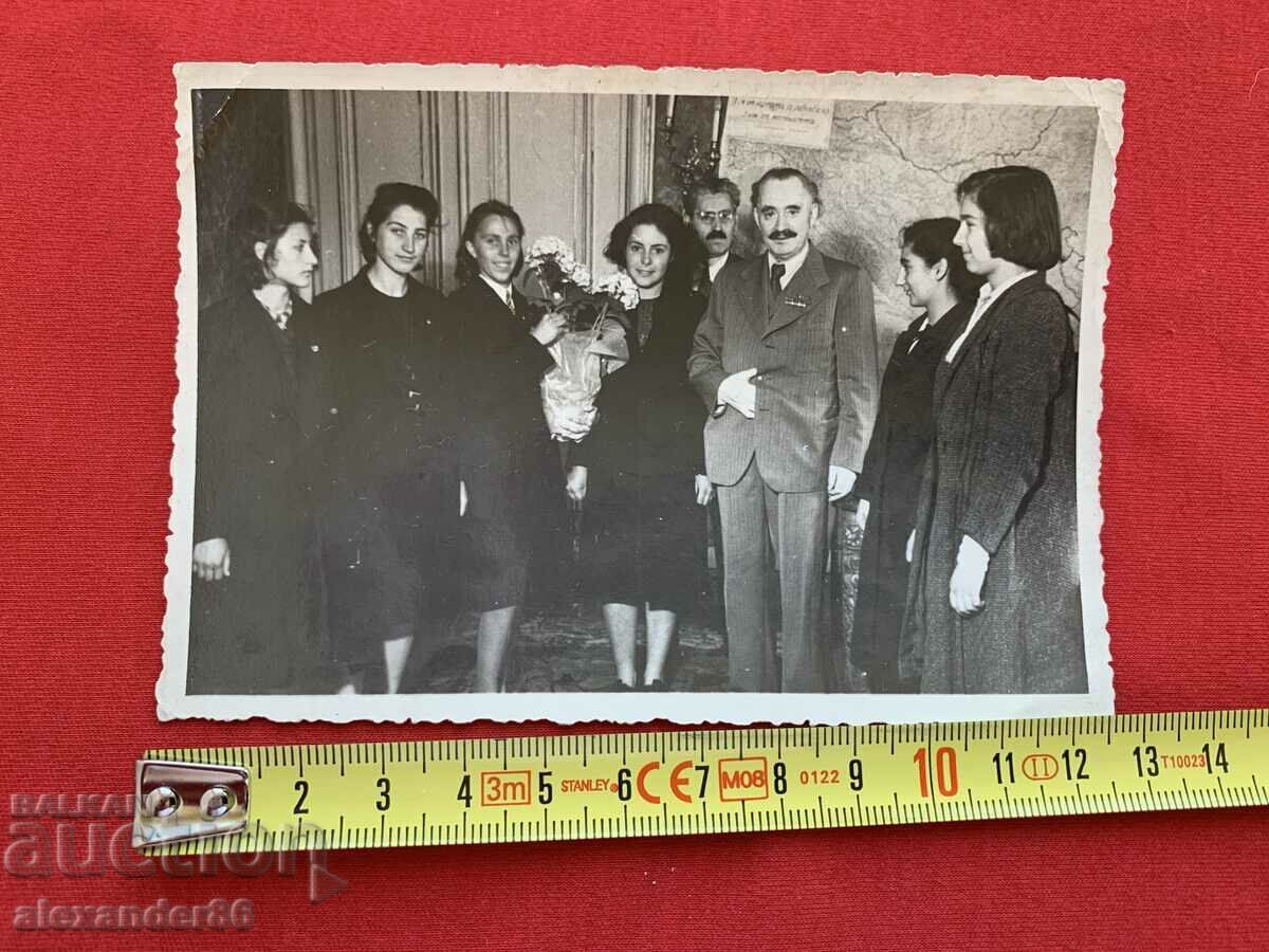 Auction Georgi Dimitrov schoolgirls head office old photo Auction Georgi Dimitrov schoolgirls head office old photo