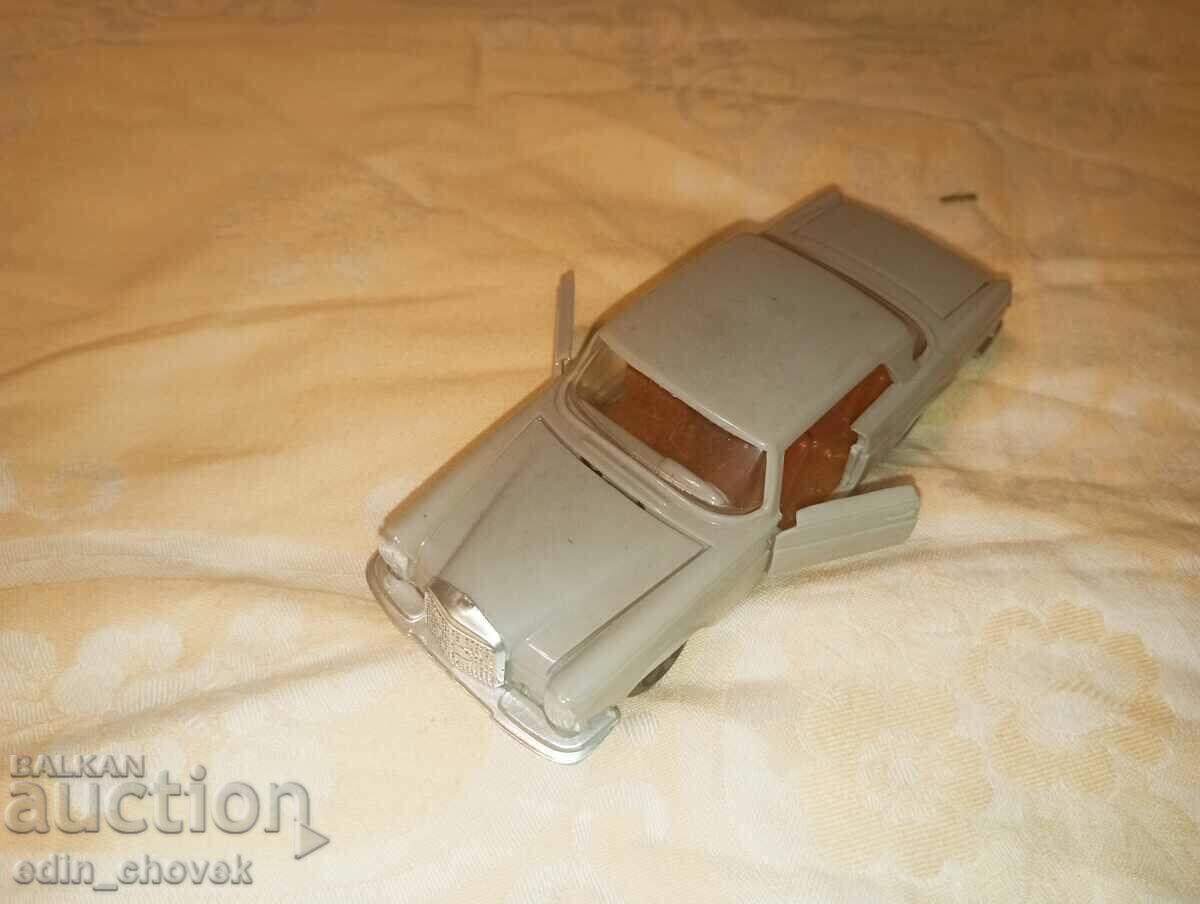 1/43 URSS URSS Mercedes 250 SE