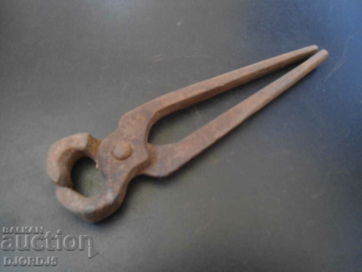 Old pliers