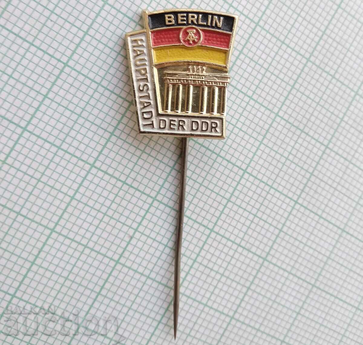 16895 Insigna - Berlin RDG Germania cu preț 2.00 BGN | € 1.02 16895 Insigna - Berlin RDG Germania cu preț 2.00 BGN | € 1.02