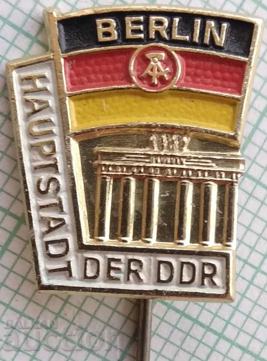 16895 Badge - Berlin GDR Germany