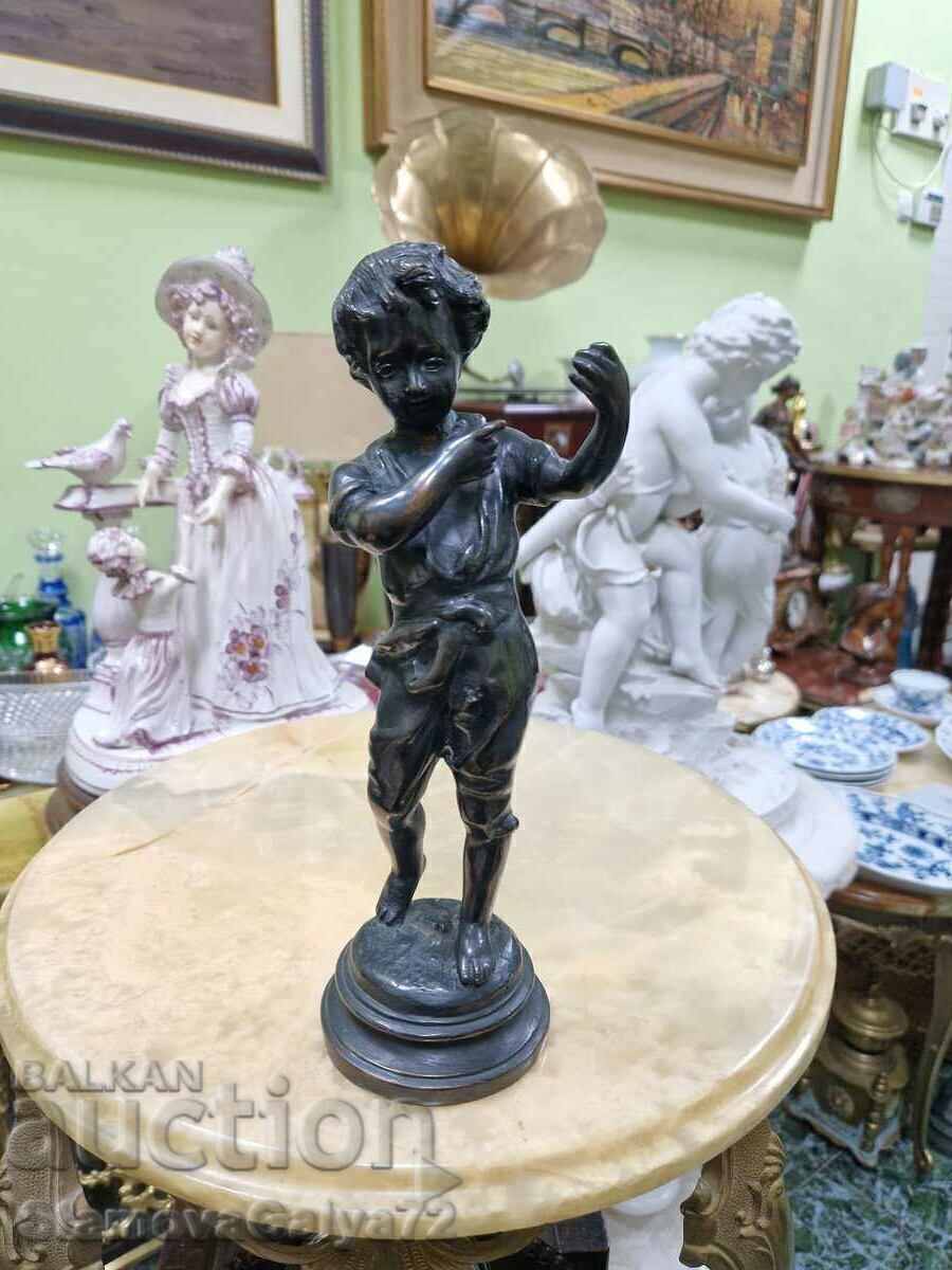 Стара френска антикварна бронзова фигура с цена € 171.79 | 335.99 лв.