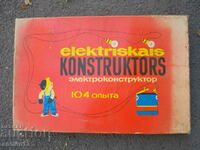 AN OLD CHILDREN'S GAME ELECTRICAL DESIGNER 104 TRIED THE USSR