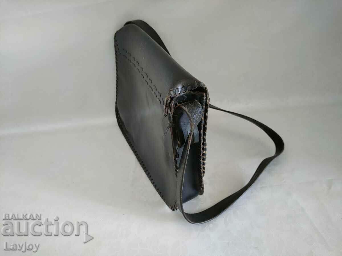 Delivery of Genuine leather bag Delivery of Genuine leather bag