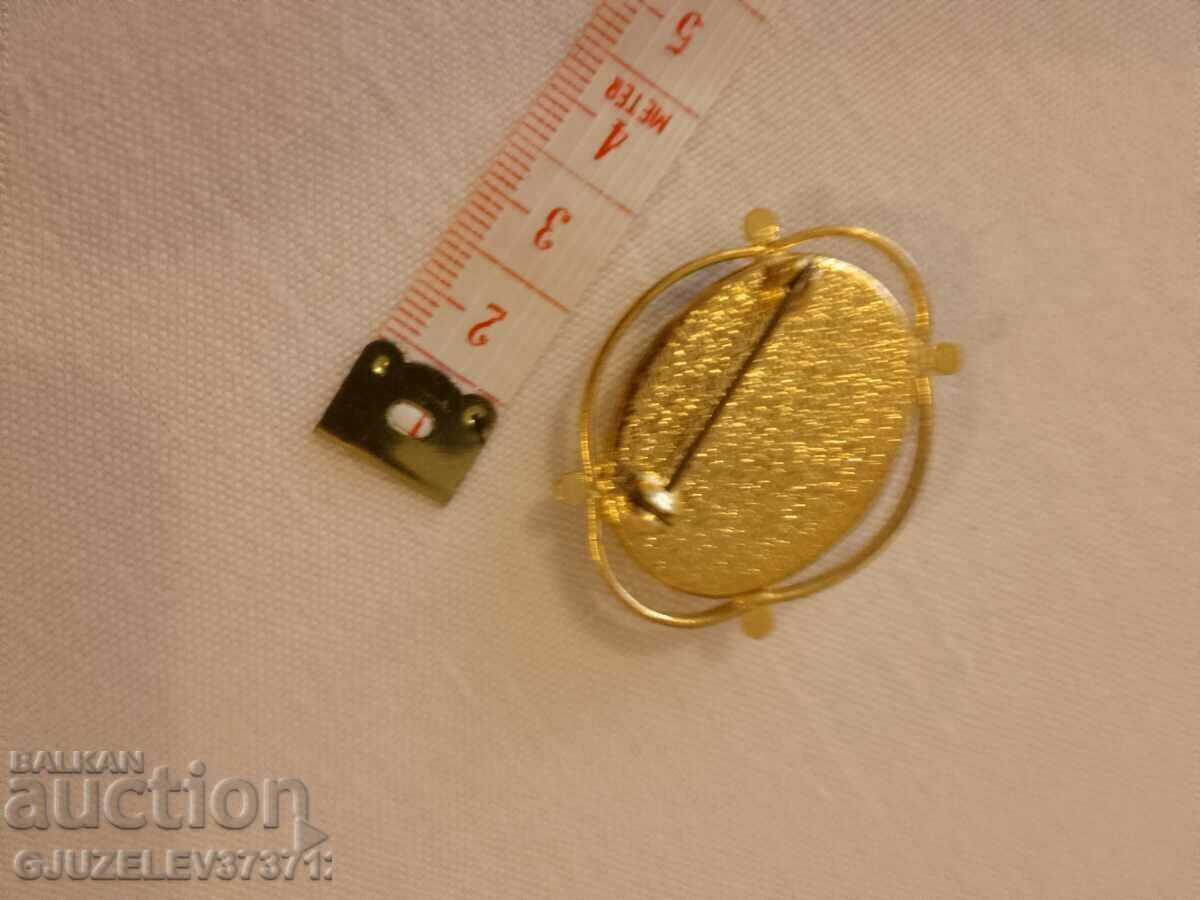 Brass brooch with a dark green variety of agate - 5 Brass brooch with a dark green variety of agate - 5