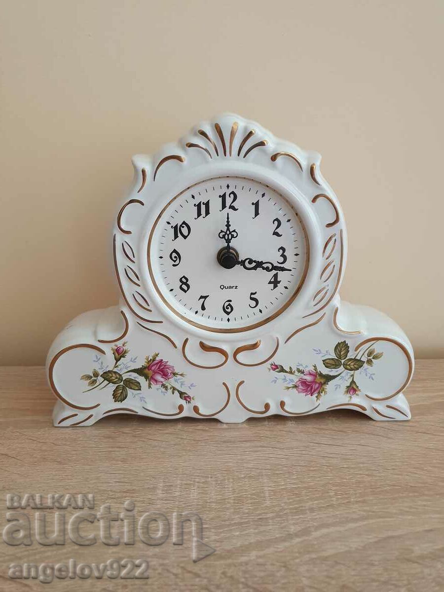 A beautiful porcelain table clock!