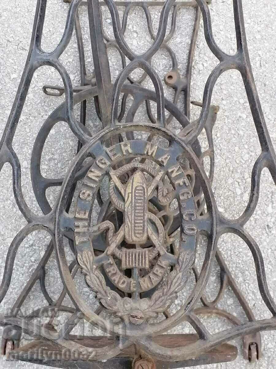 Livrarea Picioare în formă de suport din fontă Mașină de cusut Singer 70/55/47 cm