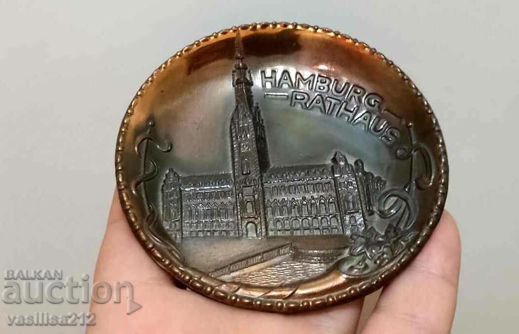 A metal saucer with price € 2.20 | 4.30 BGN