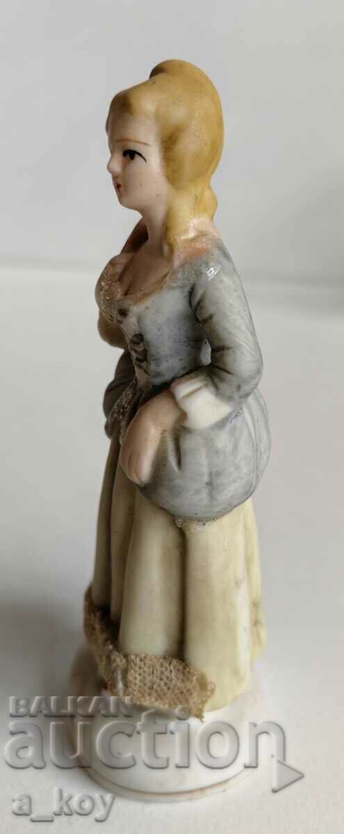 ПОРЦЕЛАНОВА СТАТУЕТКА ФИГУРА ЗДРАВА ЖЕНА - 5