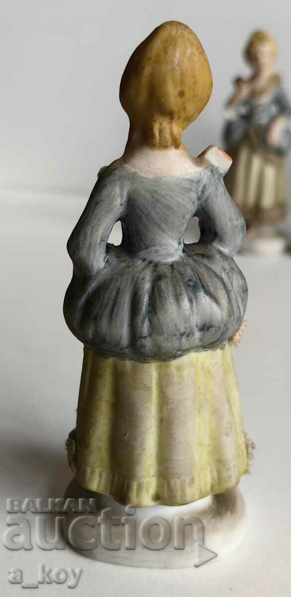 Delivery of PORCELAIN STATUETTE FIGURE OF A HEALTHY WOMAN Delivery of PORCELAIN STATUETTE FIGURE OF A HEALTHY WOMAN