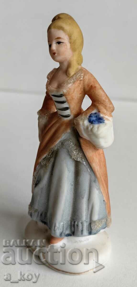 Доставка на ПОРЦЕЛАНОВА СТАТУЕТКА ФИГУРА ЖЕНА ЗДРАВА