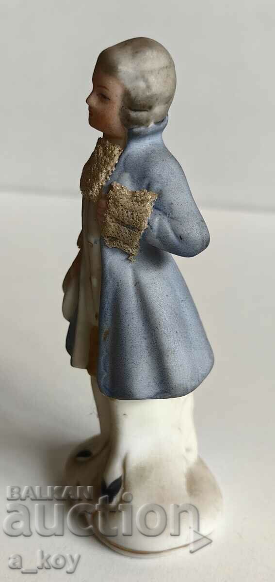 Delivery of PORCELAIN STATUETTE FIGURE MAN HEALTHY Delivery of PORCELAIN STATUETTE FIGURE MAN HEALTHY