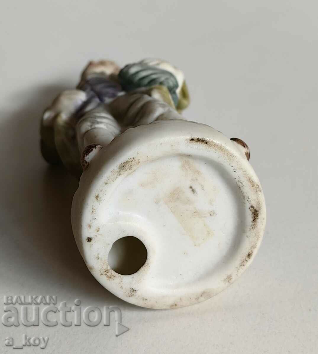 PORCELAIN STATUETTE FIGURE MAN HEALTHY - 5 PORCELAIN STATUETTE FIGURE MAN HEALTHY - 5