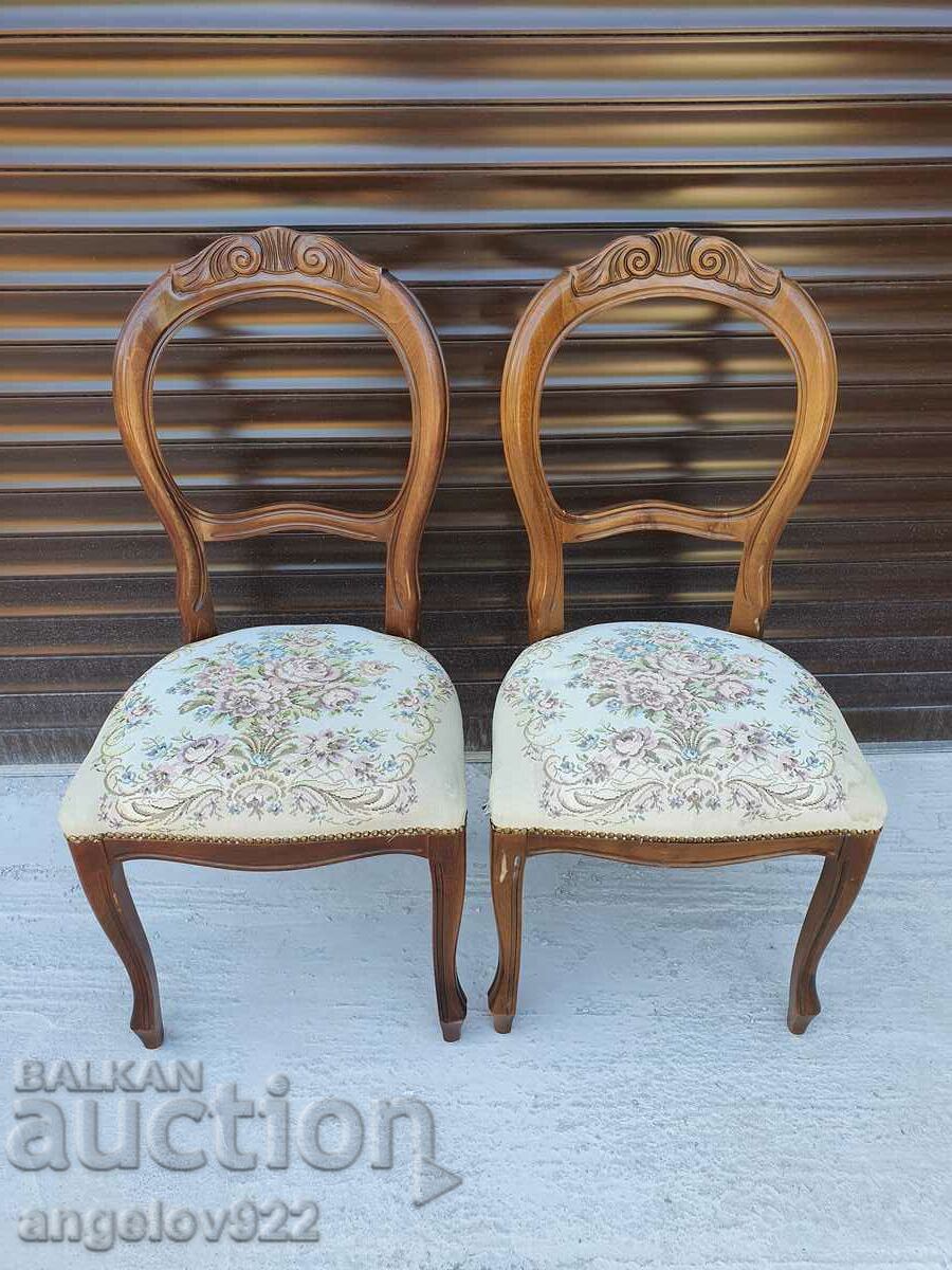 Beautiful vintage chairs array!!!