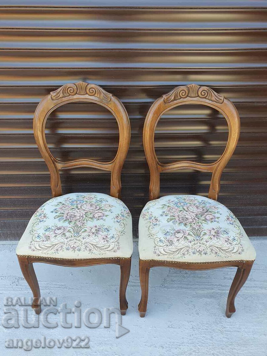 Beautiful vintage chairs array!!!